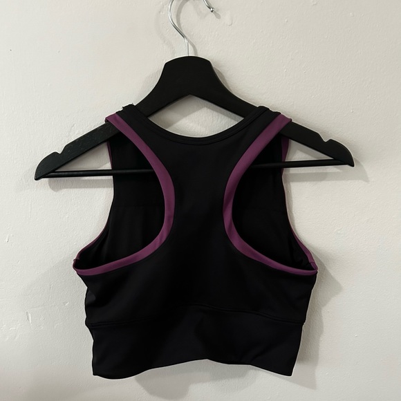 Workout crop top/ sports bra - Picture 2 of 2